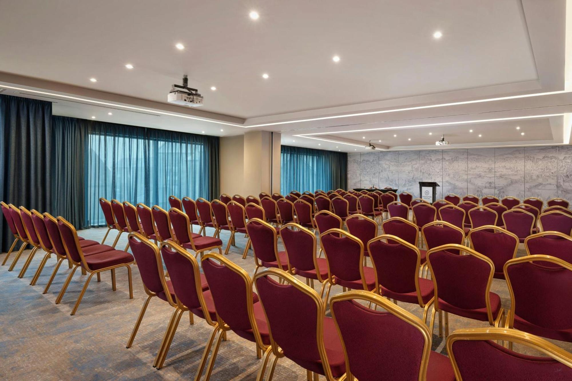 Sheraton Athlone Hotel Exterior foto